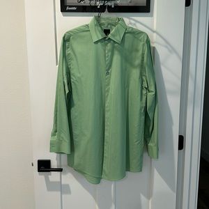 J. Ferrar modern fit dress shirt. Men’s 15-15 1/2 32/33 green button up.